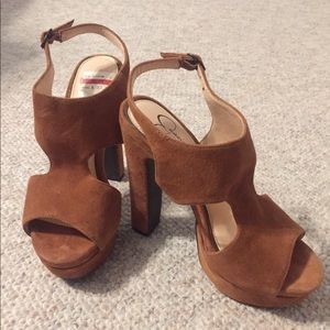 Jessica Simpson tan heels